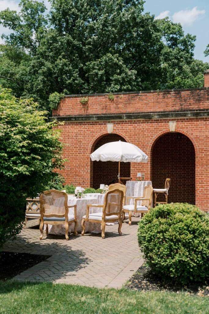 Cincinnati estate wedding cocktail lounge